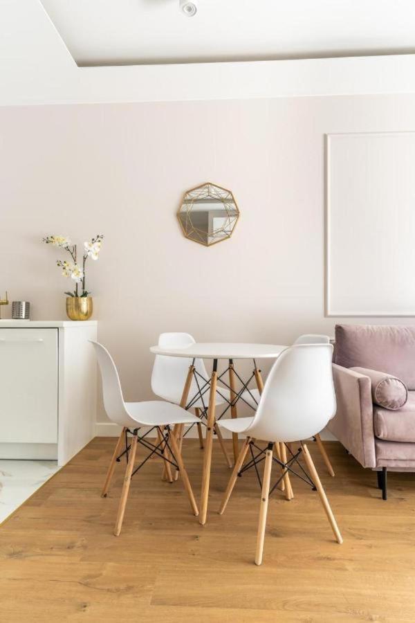 Apartament Mennica Residence - Golden Apartments - Comfortable And Stylish Varsó Kültér fotó